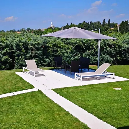 Villa In - Gardasee 39034 Lazise